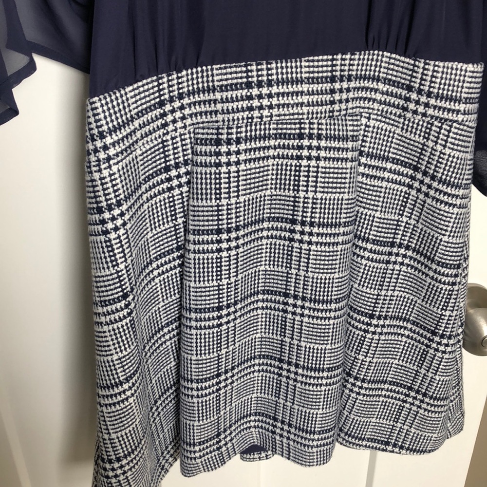 BCBG Generation - Picture 2 of 5